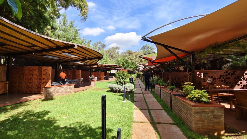 HOTEL BOULEVARD, NAIROBI AL FRESCO DINING VIEW